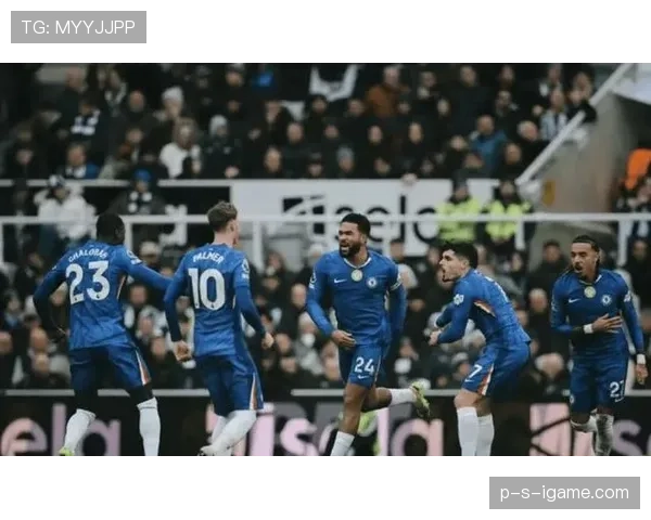 英超焦点战：曼联主场迎战切尔西，争夺前四关键战役引关注